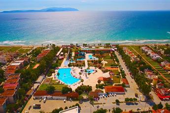 Risus Beach Resort Hotel