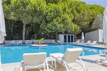 Risus Garden Marina Hotel
