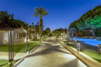 Risus Garden Marina Hotel
