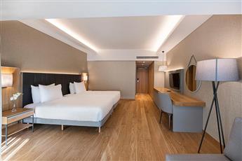 Rixos Sungate 5*