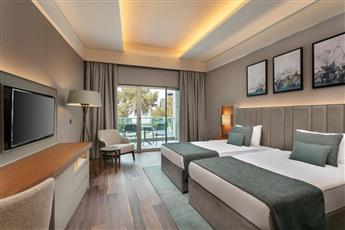 Rixos Sungate 5*