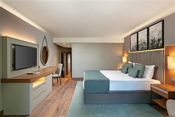 Rixos Sungate 5*