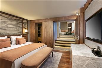 Rixos Sungate Club Diamond 5* – The Land of Legends Theme Park Free Access