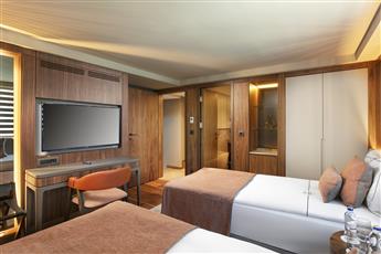 Rixos Sungate Club Diamond 5* – The Land of Legends Theme Park Free Access