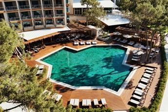 Rixos Sungate Club Diamond 5* – The Land of Legends Theme Park Free Access