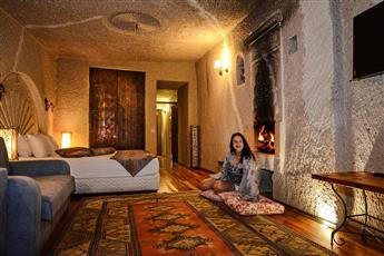 Roma Cave Suite