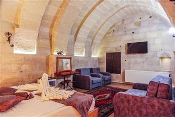 Roma Cave Suite