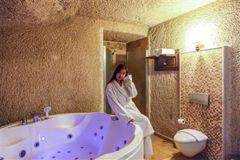 Roma Cave Suite