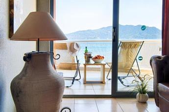 Romance Beach Hotel
