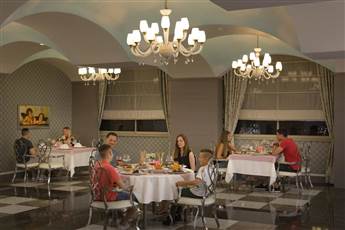 Royal Alhambra Palace 5*