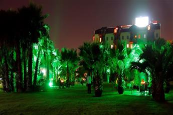 Royal Atlantis Beach Hotel