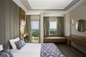 Royal Atlantis Beach Hotel