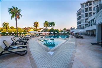 Royal Atlantis Beach Hotel