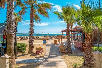 Royal Atlantis Beach Hotel