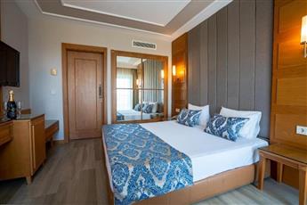 Royal Atlantis Beach Hotel