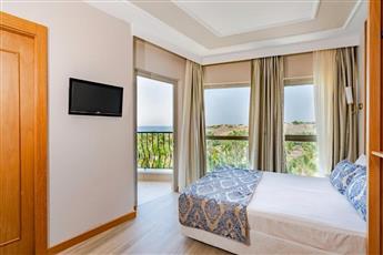 Royal Atlantis Beach Hotel