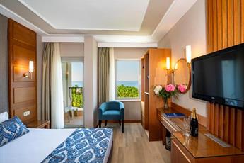Royal Atlantis Beach Hotel