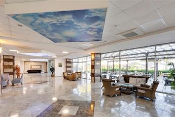 Royal Beach Club Hotel