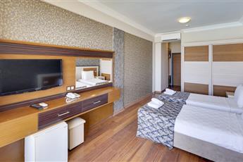 Royal Beach Club Hotel