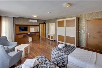 Royal Beach Club Hotel