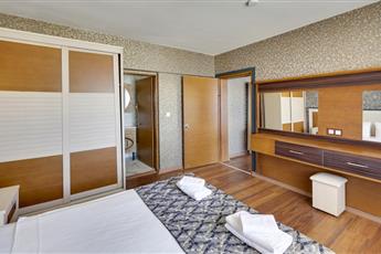 Royal Beach Club Hotel