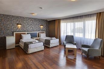 Royal Beach Club Hotel