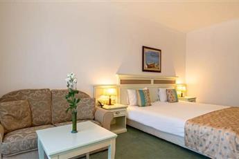 Royal Palace Helena Park 5*