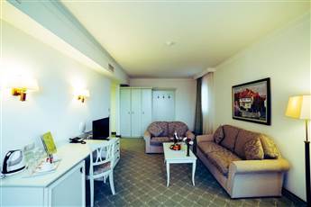 Royal Palace Helena Park 5*