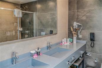 Royal Wings Hotel Lara
