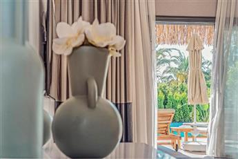 Royal Wings Hotel Lara