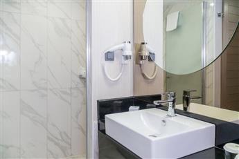 Royal Wings Hotel Lara