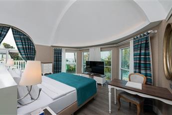 Rubi Platinum Spa Resort & Suites 5*