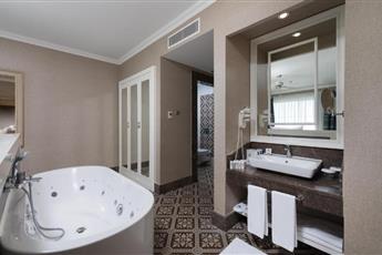 Rubi Platinum Spa Resort & Suites