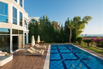 Rubi Platinum Spa Resort & Suites