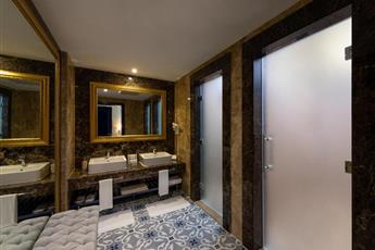 Rubi Platinum Spa Resort & Suites