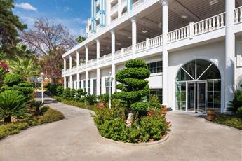Rubi Platinum Spa Resort & Suites