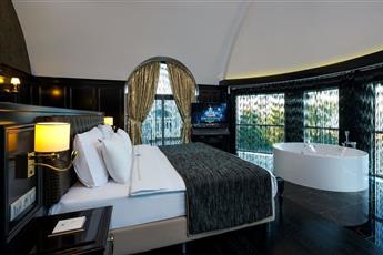 Rubi Platinum Spa Resort & Suites