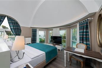 Rubi Platinum Spa Resort & Suites
