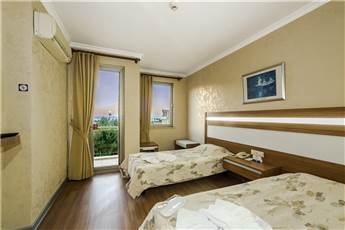 Santa Marina Hotel 3*