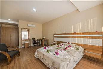 Santa Marina Hotel 3*