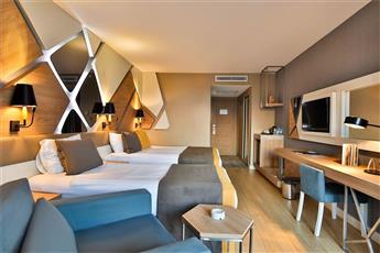 Saturn Palace Resort 5*