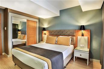 Saturn Palace Resort 5*