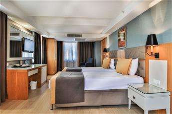 Saturn Palace Resort 5*