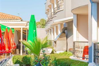 Sayanora Hotel
