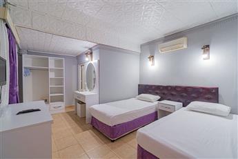Sayanora Hotel