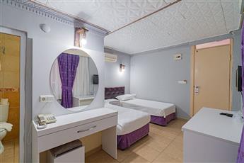 Sayanora Hotel