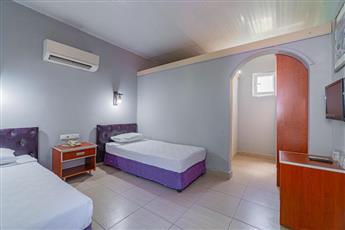 Sayanora Hotel