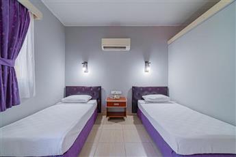 Sayanora Hotel