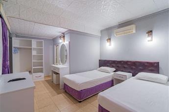 Sayanora Hotel