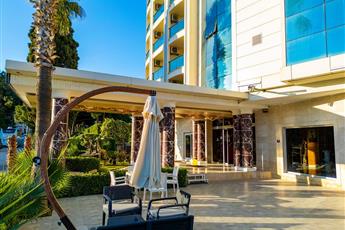 Scala Nuova Beach Hotel 4*